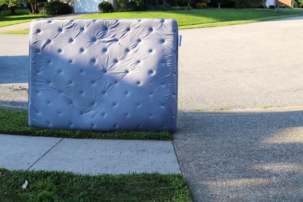 Mattress Removal Service in Waterloo
